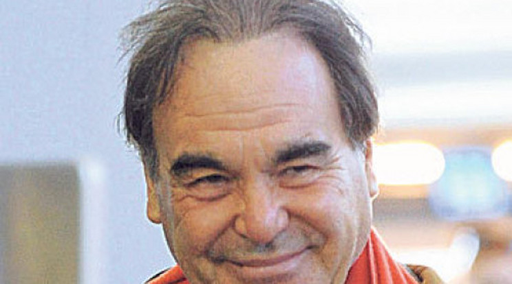 Oliver Stone Isten ajándékán, a marihuánán él