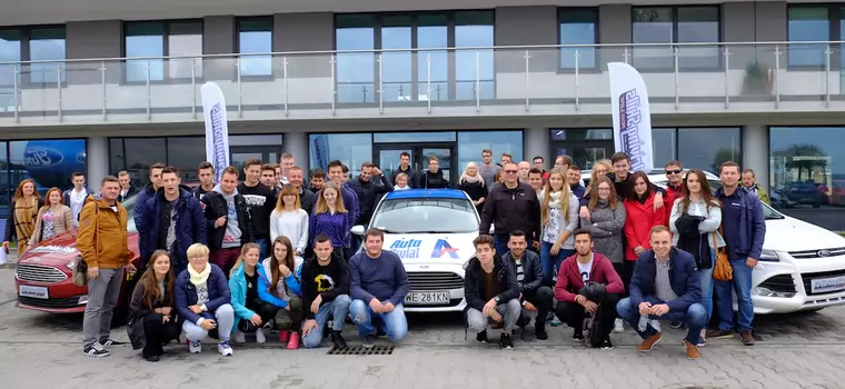 Absolwenci Akademii Auto Świat podczas Ford Driving Skills For Life