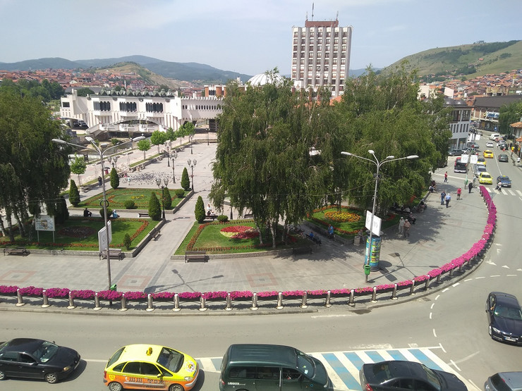 NOVIPAZAR01 Centralni gradski trg foto N. Koccovich