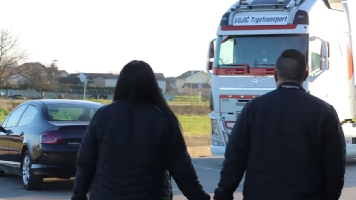 BRAČNOM PARU KAMION KAO DRUGA KUĆA: Snežana i Đorđe Mandić su kamiondžije: Svoj posao OBOŽAVAJU, a mogu i odlično da zarade