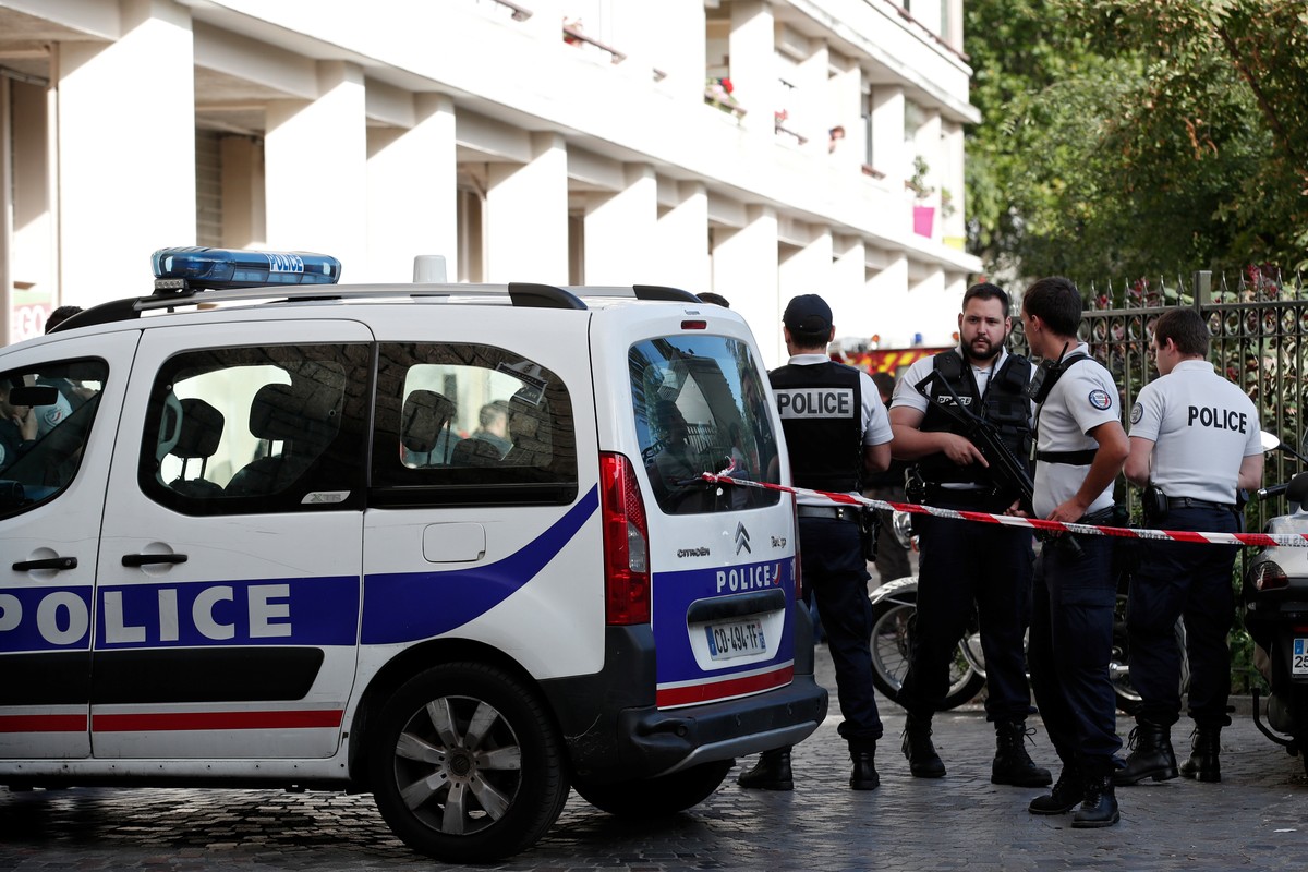 Parisdə ABŞ-lı Turist Yeni Doğulmuş Körpəsini Otel Pəncərəsindən Atıb