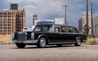 Wyjątkowy Mercedes 600 Pullman na sprzedaż. Jeździł nim m.in. chiński minister