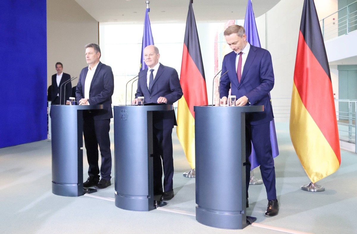 Kanclerz Niemiec Olaf Scholz, minister gospodarki Robert Habeck i minister finansów Christian Lindner