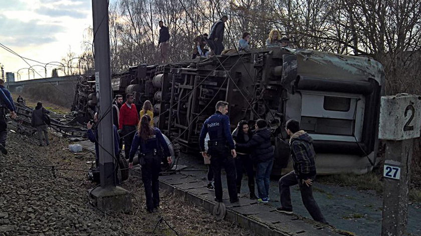 Katastrofa kolejowa w Belgii. Jedna osoba zginęła, wielu rannych