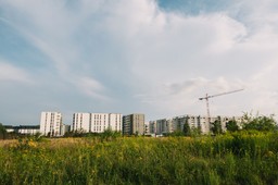 Czy mąż może przeznaczyć środki ze sprzedaży własnego mieszkania na spłatę kredytu hipotecznego żony?