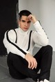 Lakatos Levente bevállalta: hazai tervező extrém ruháiban pózolt