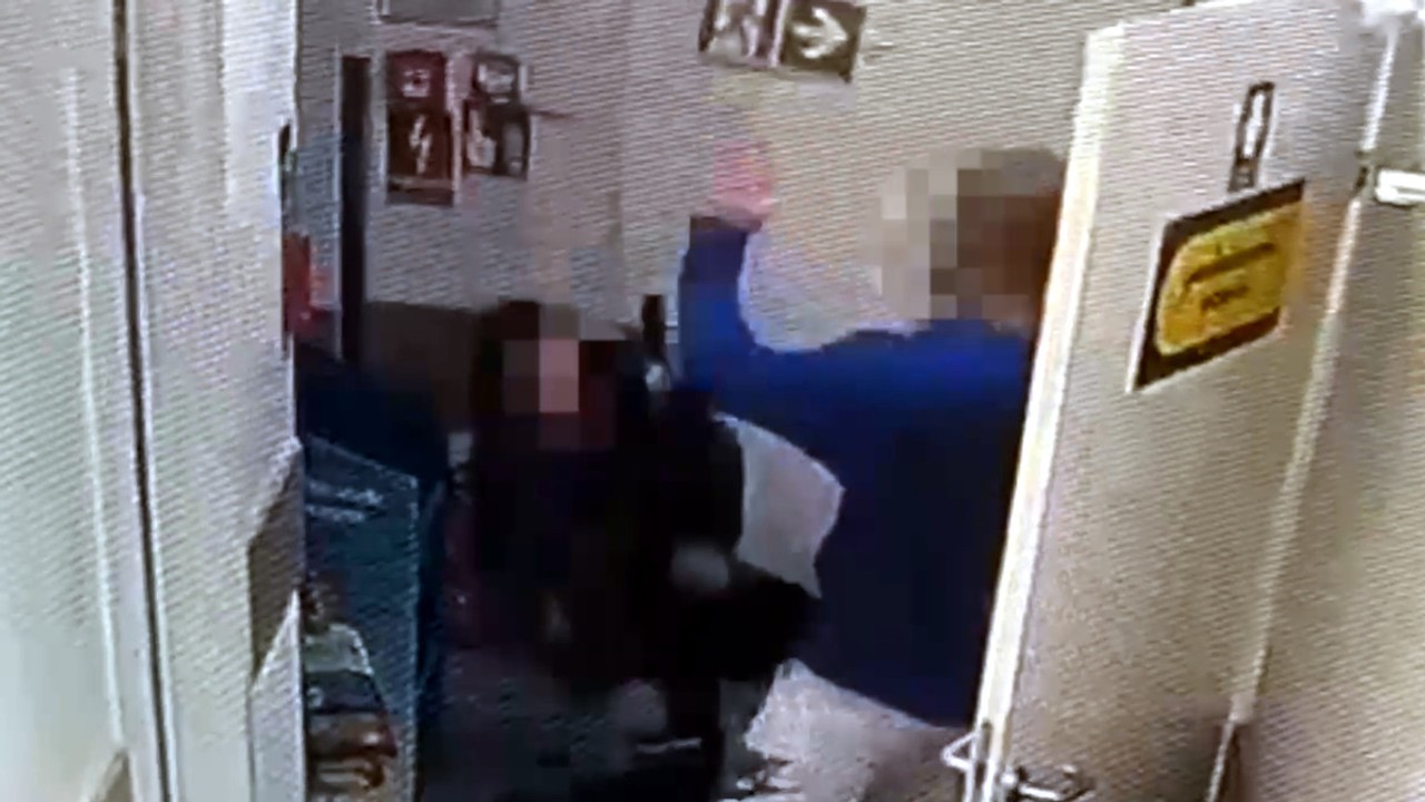 Nastolatek brutalnie pobił ochroniarza w sklepie. Złamał mu kości czaszki