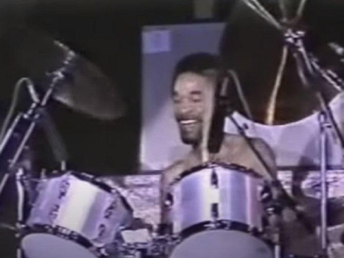 Umro bubnjar Fred Vajt 