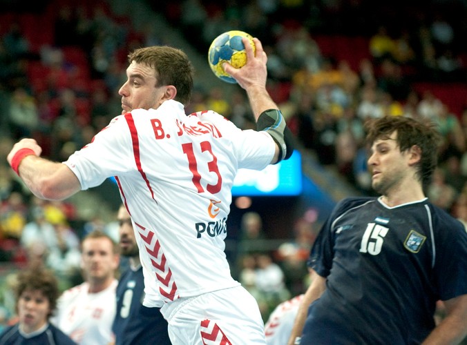 Bartosz Jurecki w akcji podczas meczu z Argentyną