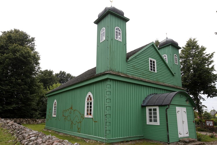 Zdewastowany meczet w Kruszynianach