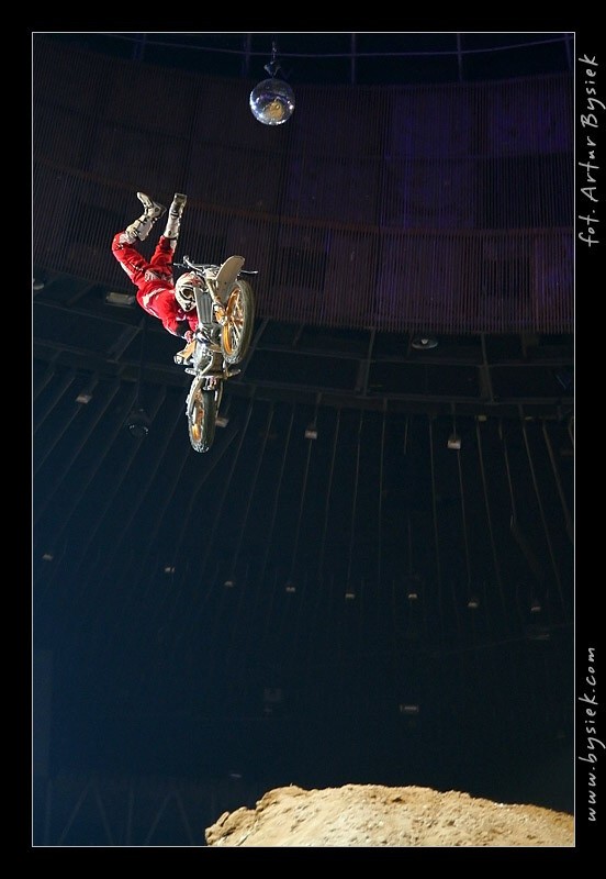 DIVERSE Night of the Jumps - fotografował Artur Bysiek