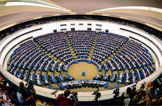 'Bruksela skonfiskowała parlament'. Politycy z Francji chcą, by wyłączną siedzibą PE był Strasburg