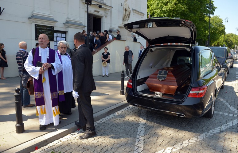 Pisarz Marek Nowakowski spoczął na Cmentarzu Wojskowym na Powązkach
