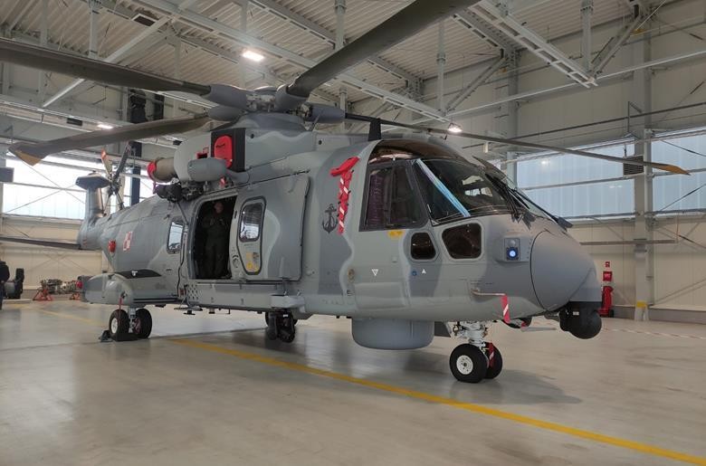 Służący w Marynarce Wojennej polski śmigłowiec AW101.