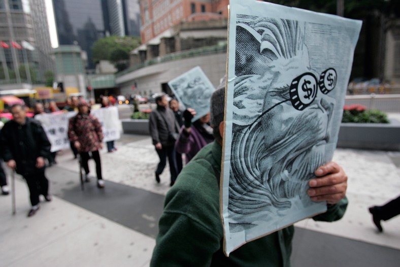 Protest antybankowy w Hongkongu