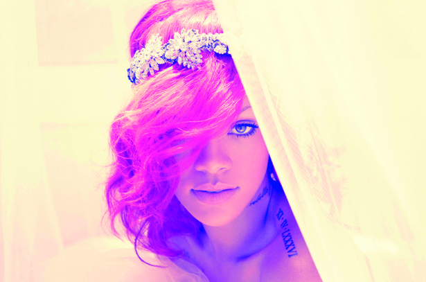 Rihanna wrzuca fotki na Twittera