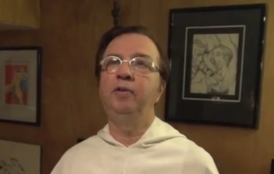 Dejvid Frensis Kesidi vodi službu svakog meseca