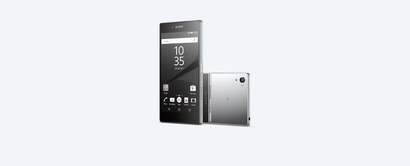 Największe emocje bez wątpienia wzbudził pierwszy smartfon z rozdzielczością 4k – Xperia Z5 premium. 5,5-calowy wyświetlacz IPS ma rozdzielczość 4K UltraHD (3840 x 2160 pikseli). Ludzkie oko tego nie zobaczy, ale Sony może powiedzieć, że jest pierwsze. By telefon z takim ekranem pracował dłużej niż godzinę czy dwie, dołożono baterię o pojemności 3430 mAh. Spragnieni nowości mogą już składać zamówienia. Cena – równie kosmiczna co ekran – 3999 zł.