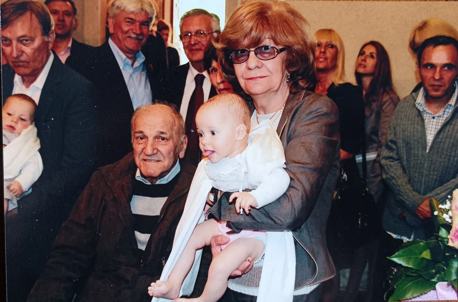 Dragoslav i Dragana na krštenju sa kumovima