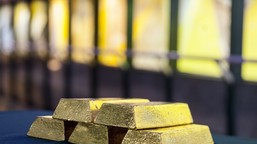 złoto przebija 5 tysięcy dolarów. inwestorzy uciekają do bezpiecznych