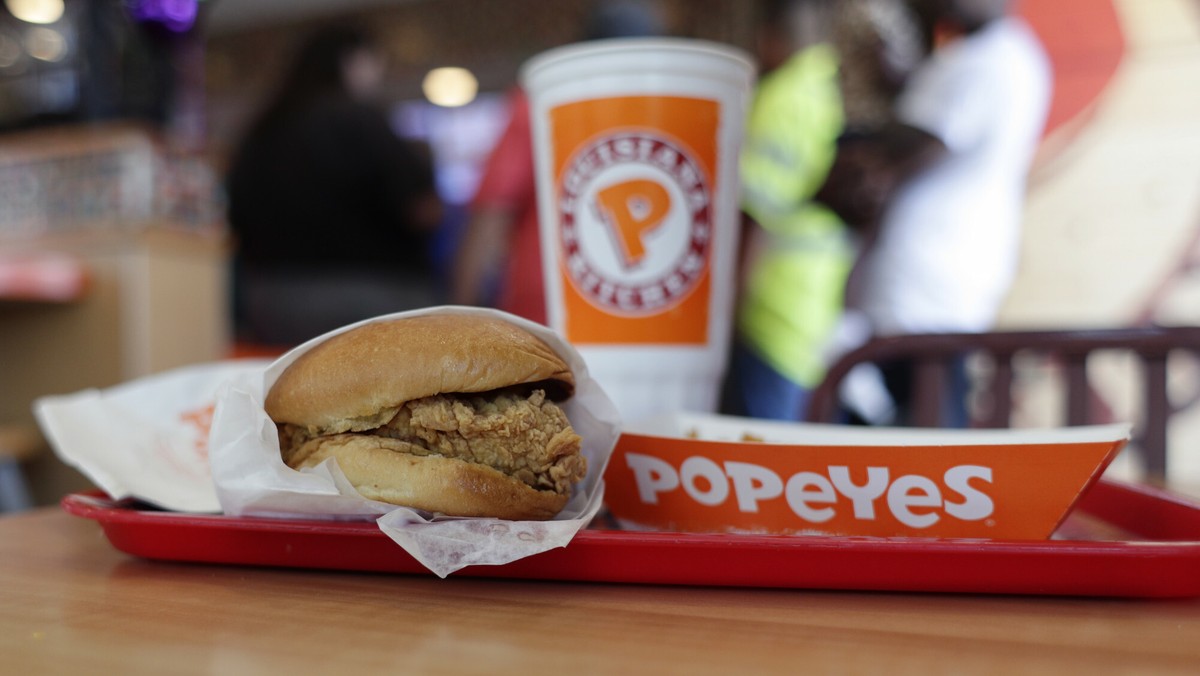 Popeyes podbija Europę. Słynny amerykański fast food wkrótce w Polsce