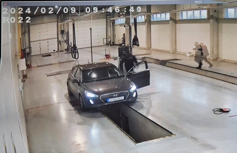 Videozáznam z priebehu technickej kontroly na STK.