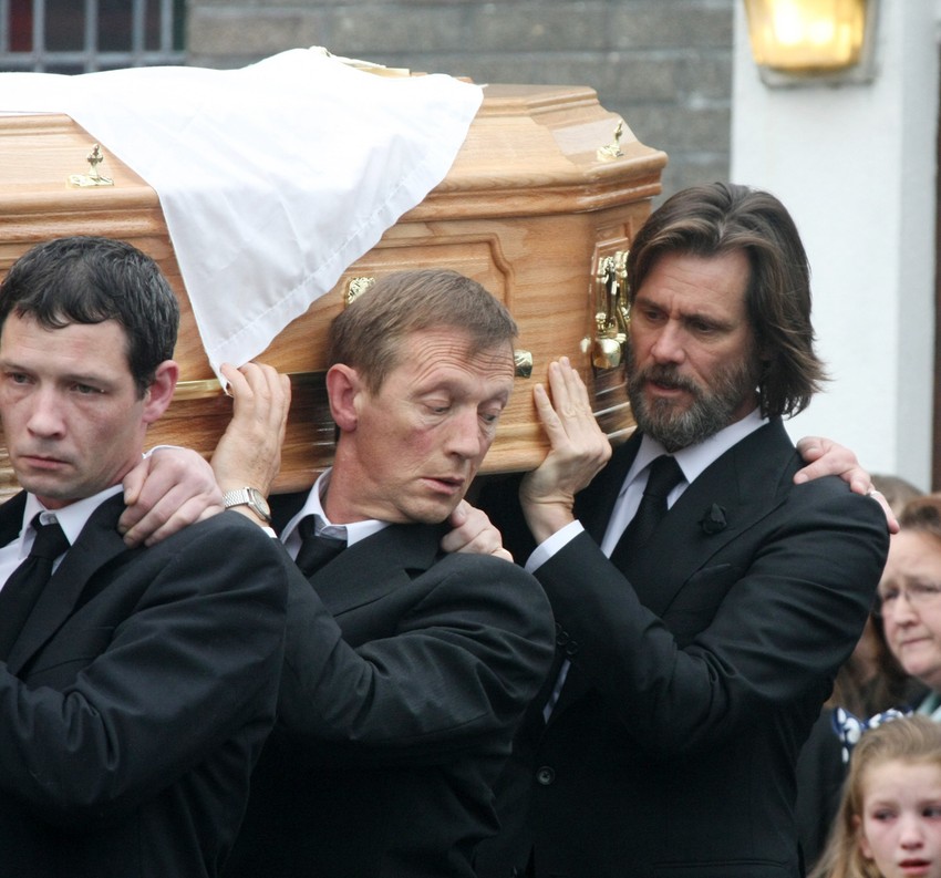 Džim Keri ma Katrioninoj sahrani