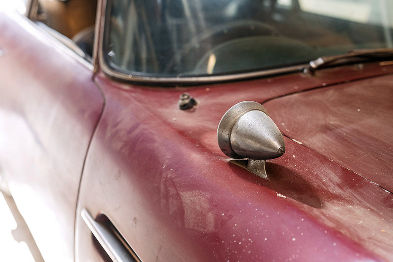 Aston Martin DB4 – zniszczony, a i tak wart fortunę