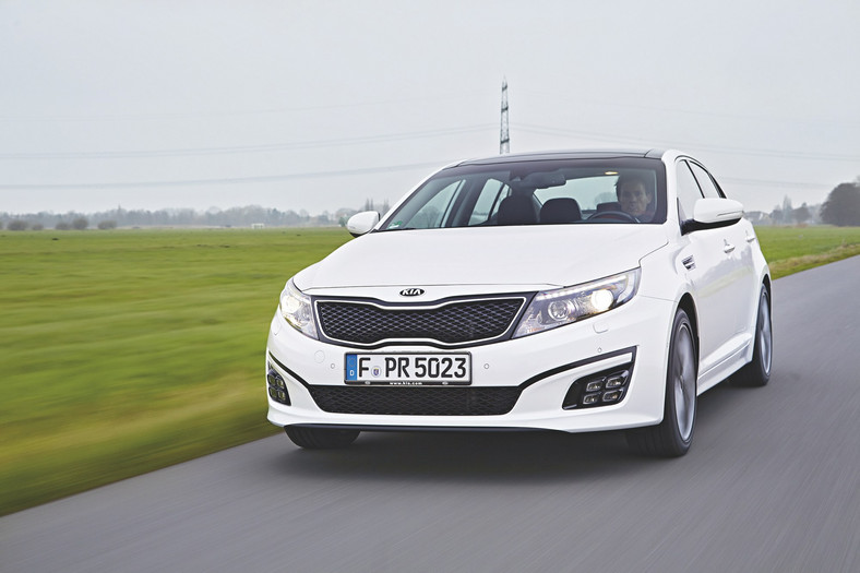 Nowy Volkswagen Passat kontra Kia Optima, Opel Insignia, Peugeot 508 i Skoda Superb