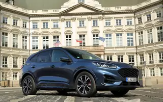 Ford Kuga 2.5 Plug-in Hybrid – nawet 57 km na prądzie