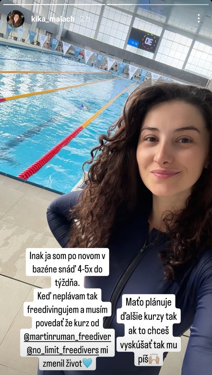 Kristína Malachovská sa venuje plávaniu. 