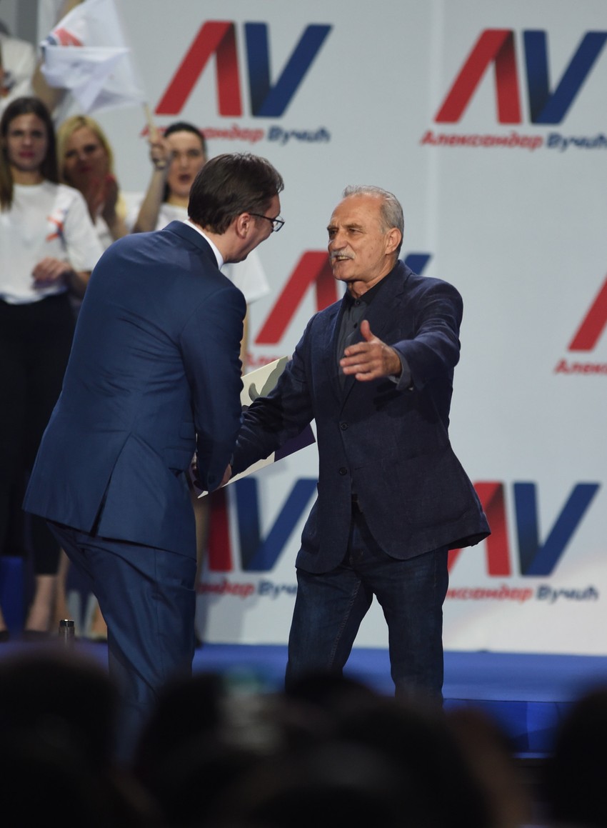 Podrška: Lazar Ristovski i Aleksandar Vučić na mitingu SNS u Areni