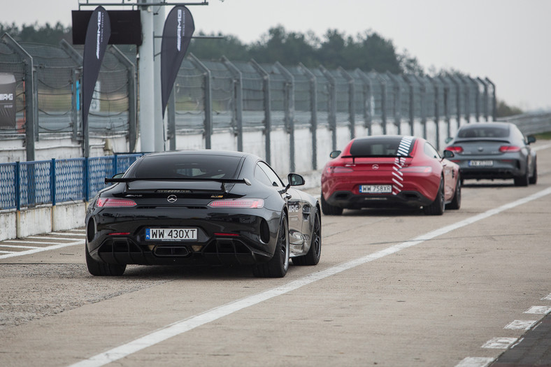 Pokaz mocy i prezentacja nowości – rozpoczęcie nowego sezonu AMG Driving Academy