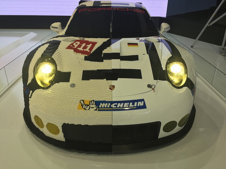 Porsche 911 RSR na oponach Michelin_lego