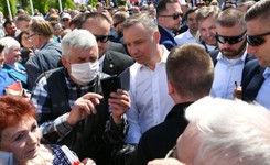 Sfrustrowany wyborca krzyczał do Dudy 'marionetka!'. Prezydent do niego podszedł... Zobacz WIDEO