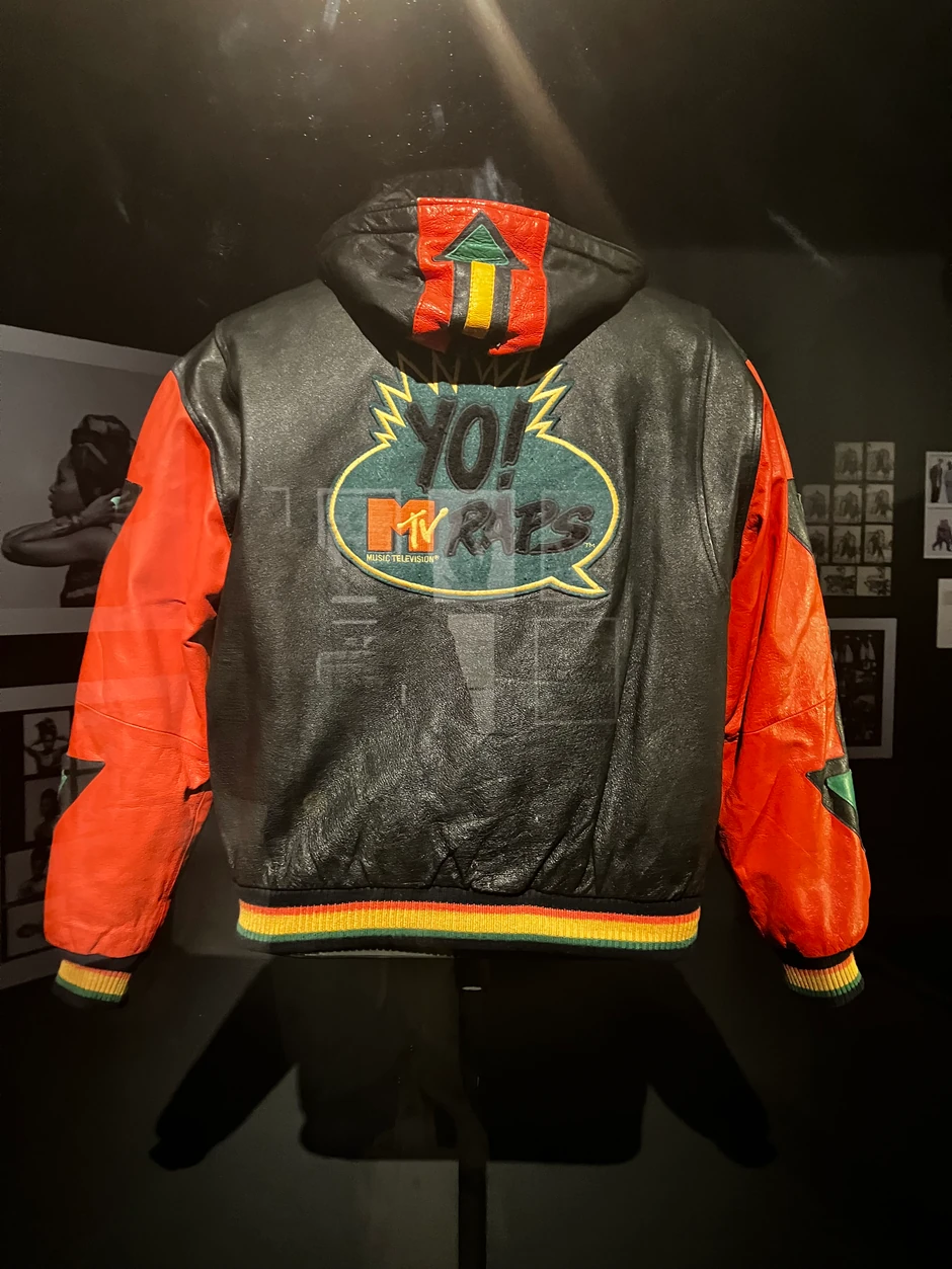 Jakna Yo! MTV Raps, emisije muzičke televizije MTV posvećene hip-hopu