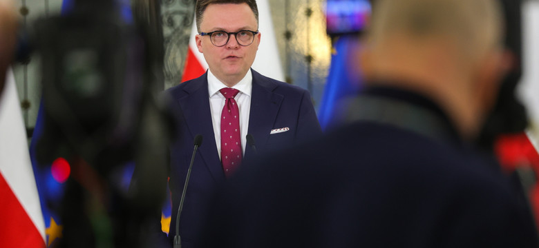 Projekty ustaw w sprawie aborcji w Sejmie. Hołownia podjął decyzję