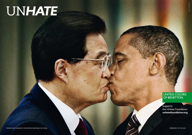 Prezydent Barack Obama całuje Hu Jintao. fot. Materiały prasowe United Colors of Benetton
