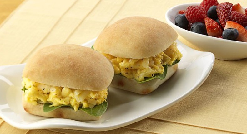 ___9120245___2018___11___19___18___scrambled-egg-sandwich-recipe