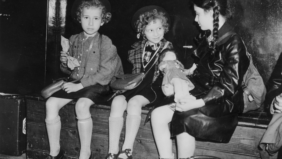Trzy dziewczynki uciekły przed Holokaustem. Po 80 latach rozpoznały się na słynnym zdjęciu