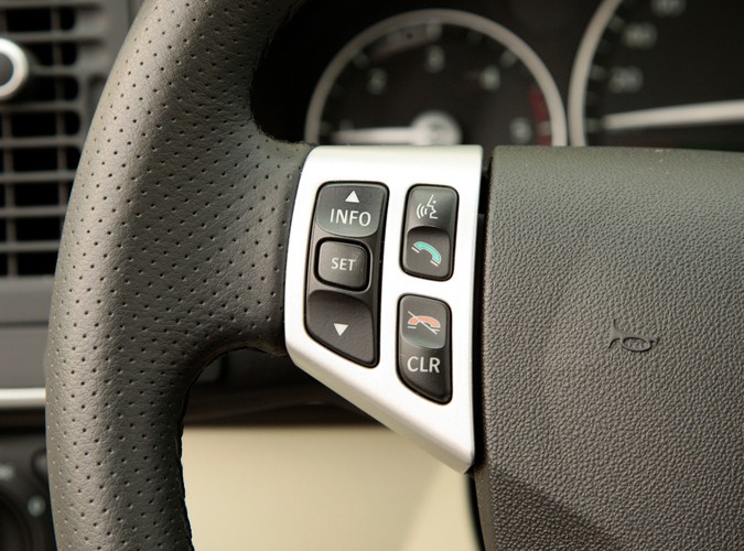 Saab 9-3X - szwedzka stal gotowa do przygody. Dzielnie zwalczy dziki teren, choć woli asfaltowe bulwary. Mogą być dziurawe jak sito - czyli idealnie sprawdza się na polskich drogach...