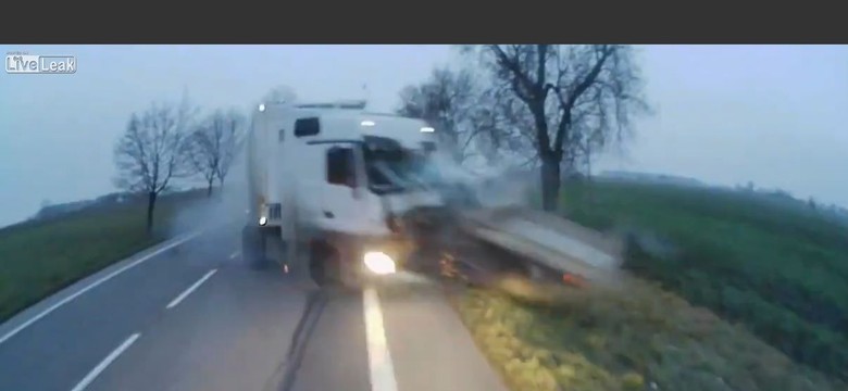 Tragedia na drodze. Dramatyczne wideo z wypadku pod Zambrowem wyciekło do sieci