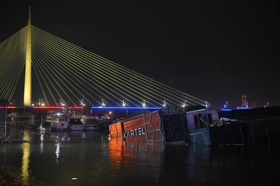 Splav "Kartel" u noći kada je potonuo