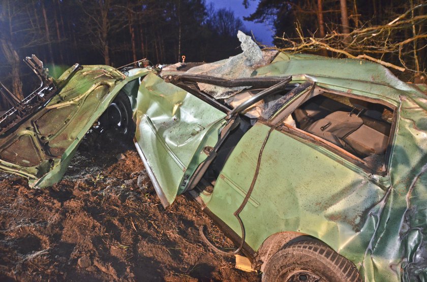 Tragiczny wypadek pod Nowogrodem Bobrzańskim. Zginęli młodzi ludzie