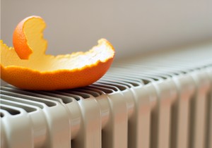 Kora od mandarine na radiajtoru