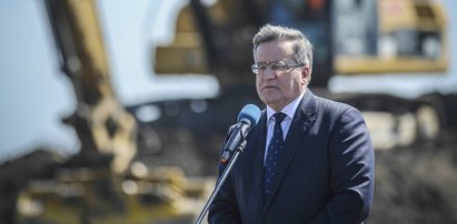 Komorowski obiecuje emeryturę po 40 latach pracy