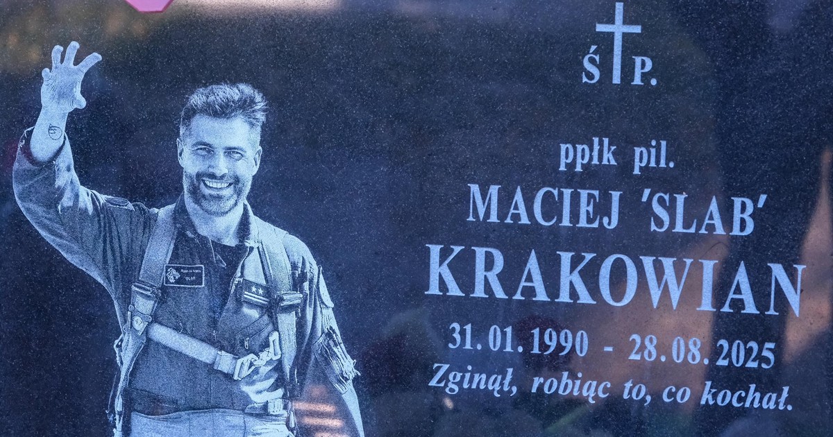 Pomnik "Slaba" wyróżnia się z daleka. Te symbole chwytają za serce