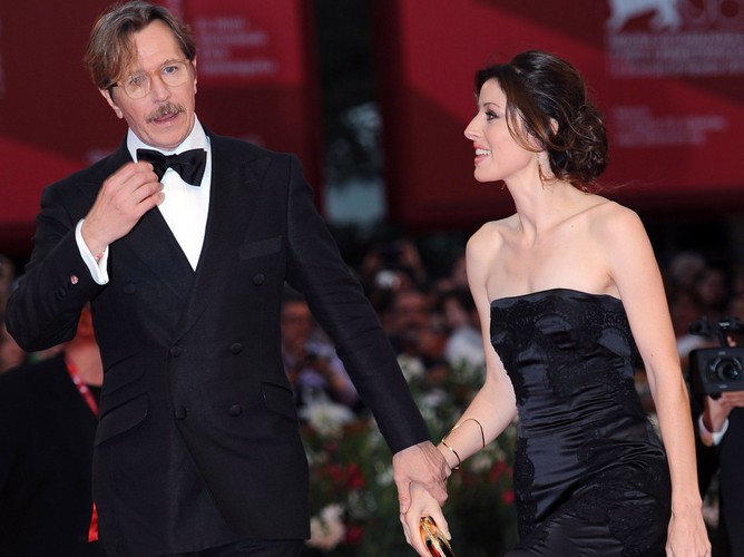 Gary Oldman z żoną, brytyjską wokalistką Alexandrą Edenborough