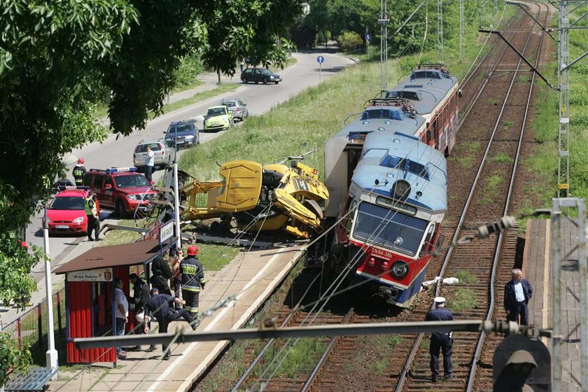 Pociąg zderzył się z koparką! Są ciężko ranni. NOWE FAKTY!