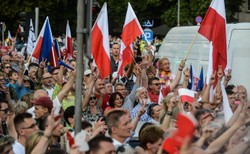 Marsz 4 czerwca i wyniki SONDAŻU. Prof. Żerko i prof. Dudek zabrali głos